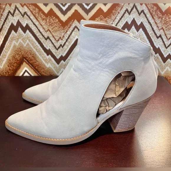 Free People Suede Leather Cutout Ankle Boots Size 9.5 Western Coastal Cowgirl - Picture 6 of 16